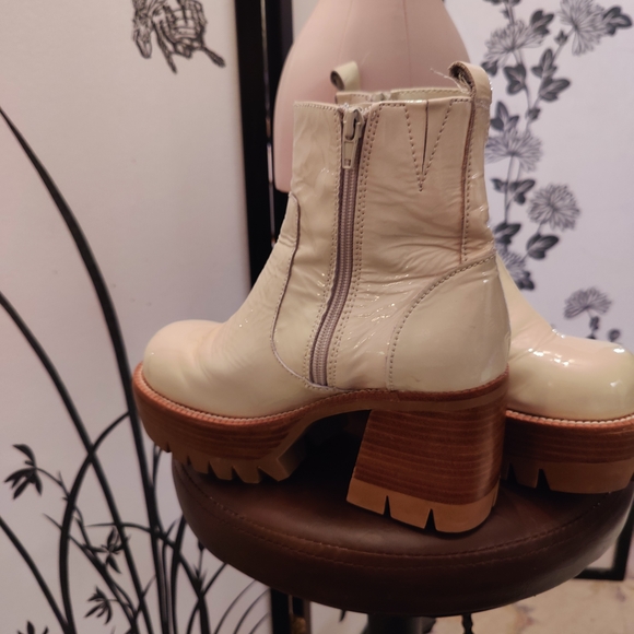 Jeffrey Campbell Women's Cream Platform Ankle Boots - Picture 3 of 8